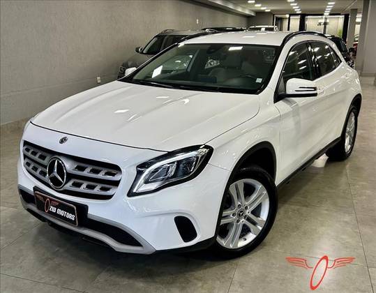 MERCEDES-BENZ GLA 200 1.6 CGI FLEX STYLE 7G-DCT MERCEDES-BENZ GLA 200 1.6 CGI FLEX STYLE 7G-DCT